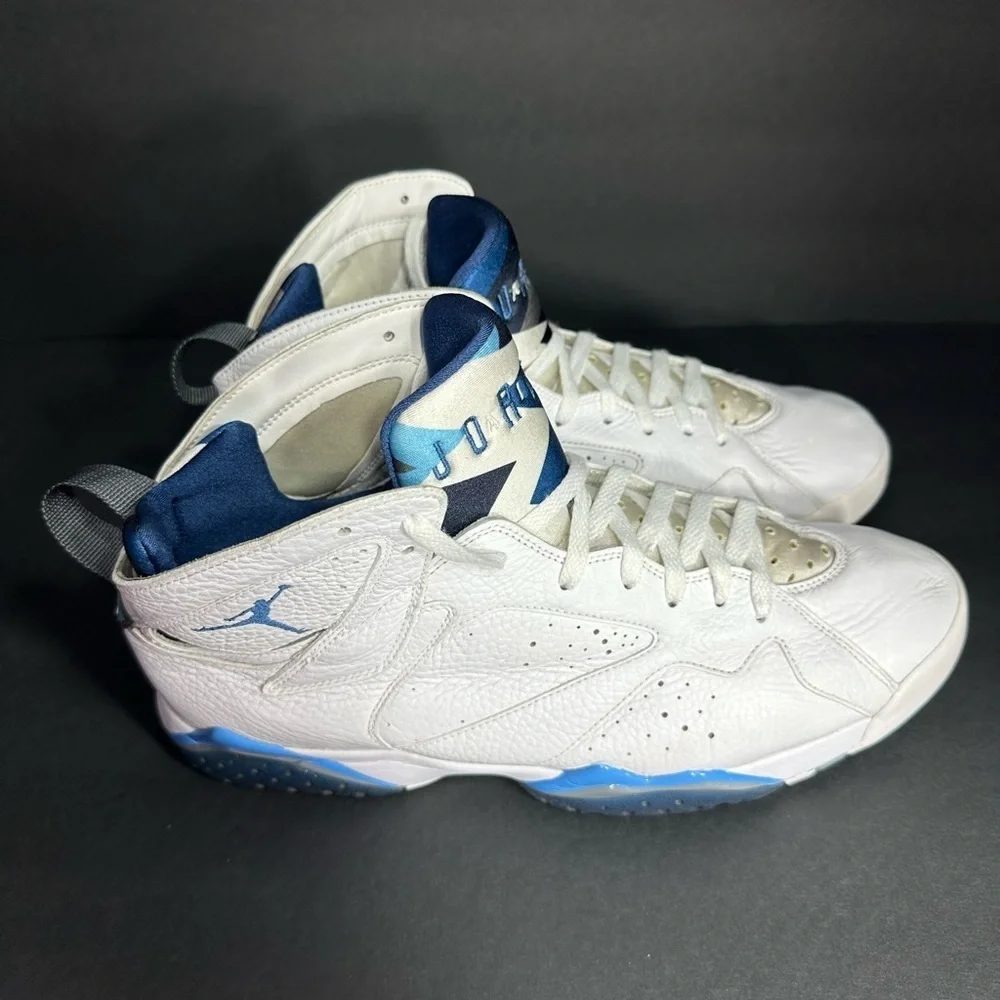 Jordan Men's White and Blue Sneakers size 13 pre owned good condition